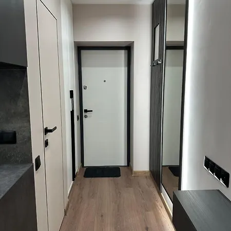 Leogrand On Virmenska 14 *