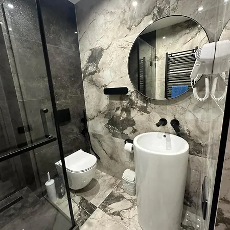 Leogrand On Virmenska 14