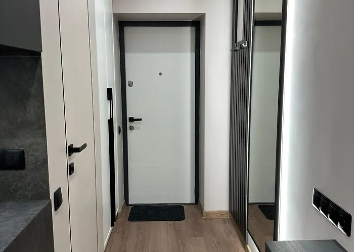 Leogrand On Virmenska 14 *